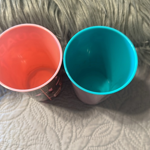 2new Golden Gorls plastic cups. - Picture 3 of 6